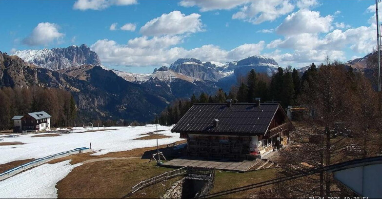 Webcam Vigo di Fassa-Pera-Ciampedìe - Vigo - verso Sassolungo e Pordoi