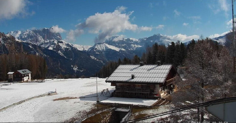 Webcam Vigo di Fassa-Pera-Ciampedìe - Vigo - verso Sassolungo e Pordoi