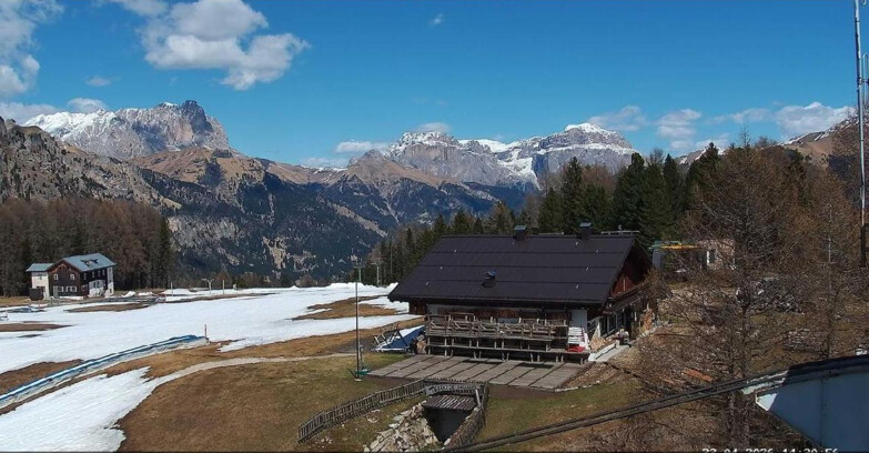 Webcam Vigo di Fassa-Pera-Ciampedìe - Vigo - verso Sassolungo e Pordoi