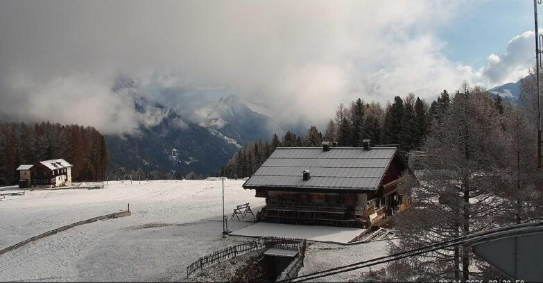 Webcam Vigo di Fassa-Pera-Ciampedìe - Vigo - verso Sassolungo e Pordoi