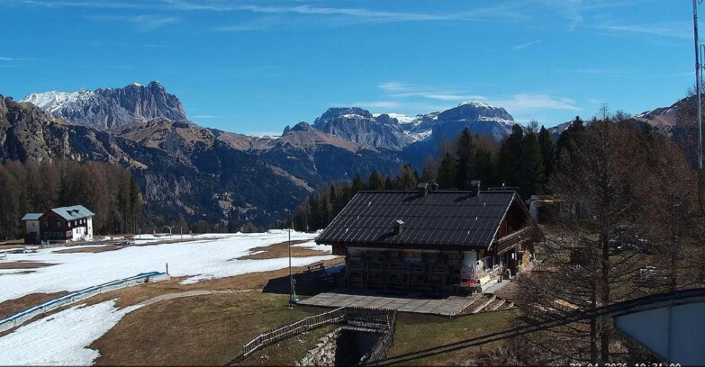 Webcam Vigo di Fassa-Pera-Ciampedìe - Vigo - verso Sassolungo e Pordoi