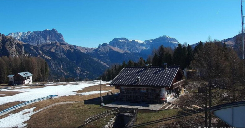 Webcam Vigo di Fassa-Pera-Ciampedie - Vigo - verso Sassolungo e Pordoi