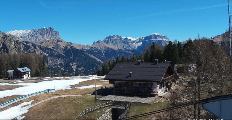 Webcam Vigo di Fassa-Pera-Ciampedie - Vigo - verso Sassolungo e Pordoi