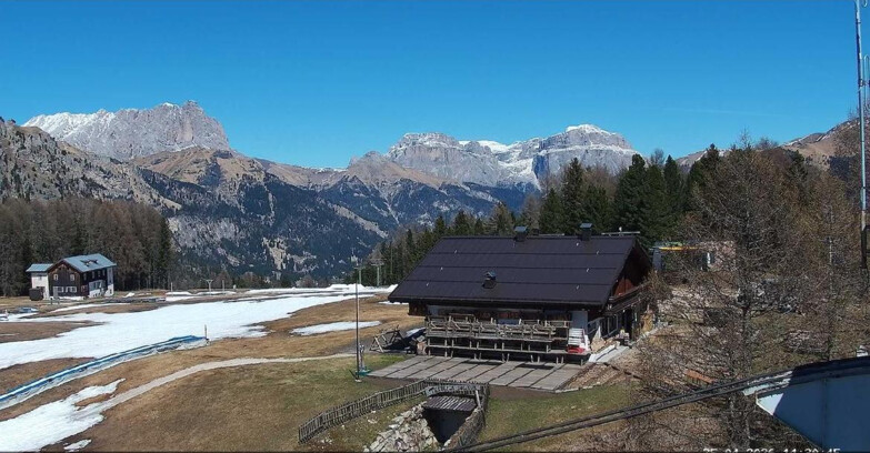 Webcam Vigo di Fassa-Pera-Ciampedie - Vigo - verso Sassolungo e Pordoi