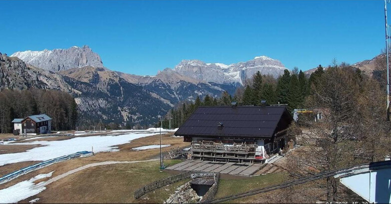Webcam Vigo di Fassa-Pera-Ciampedie - Vigo - verso Sassolungo e Pordoi