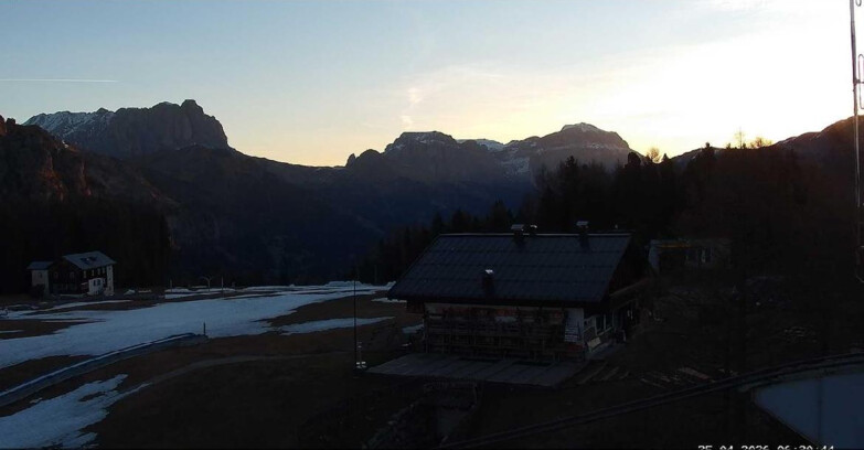 Webcam Vigo di Fassa-Pera-Ciampedie - Vigo - verso Sassolungo e Pordoi