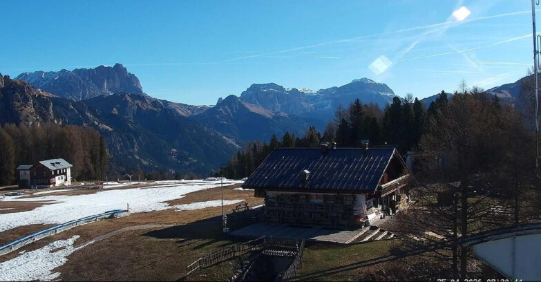 Webcam Vigo di Fassa-Pera-Ciampedie - Vigo - verso Sassolungo e Pordoi