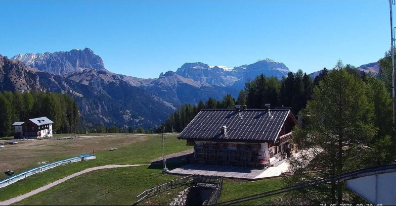 Webcam Vigo di Fassa-Pera-Ciampedie - Vigo - verso Sassolungo e Pordoi