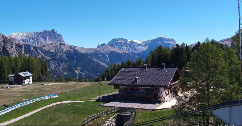 Webcam Vigo di Fassa-Pera-Ciampedie - Vigo - verso Sassolungo e Pordoi