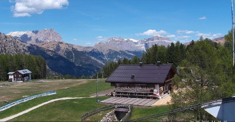 Webcam Vigo di Fassa-Pera-Ciampedie - Vigo - verso Sassolungo e Pordoi