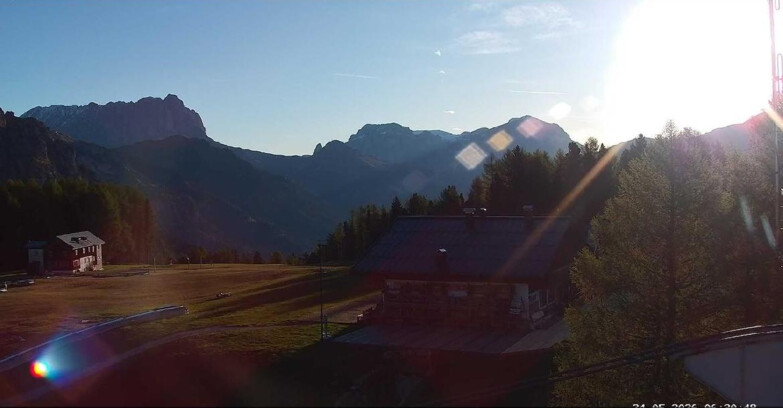 Webcam Vigo di Fassa-Pera-Ciampedie - Vigo - verso Sassolungo e Pordoi
