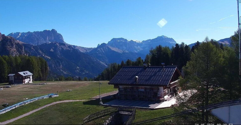Webcam Vigo di Fassa-Pera-Ciampedie - Vigo - verso Sassolungo e Pordoi