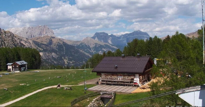 Webcam Vigo di Fassa-Pera-Ciampedìe - Vigo - verso Sassolungo e Pordoi