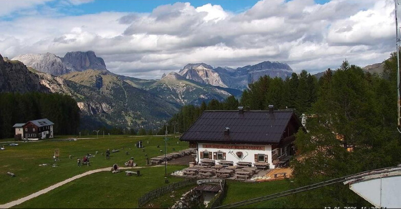 Webcam Vigo di Fassa-Pera-Ciampedìe - Vigo - verso Sassolungo e Pordoi