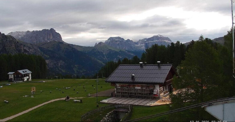 Webcam Vigo di Fassa-Pera-Ciampedìe - Vigo - verso Sassolungo e Pordoi