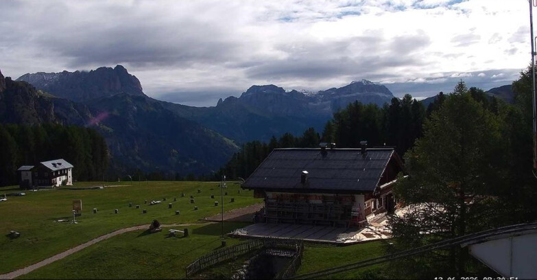 Webcam Vigo di Fassa-Pera-Ciampedìe - Vigo - verso Sassolungo e Pordoi