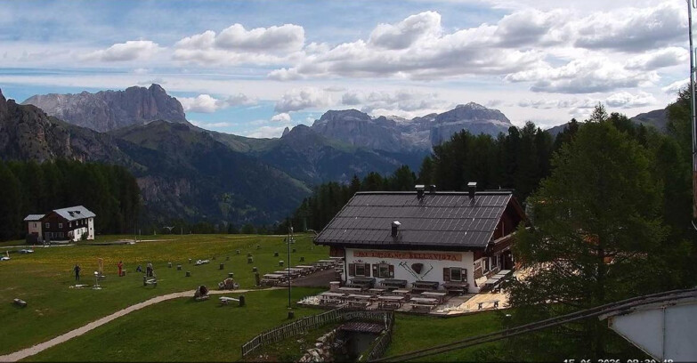 Webcam Vigo di Fassa-Pera-Ciampedie - Vigo - verso Sassolungo e Pordoi