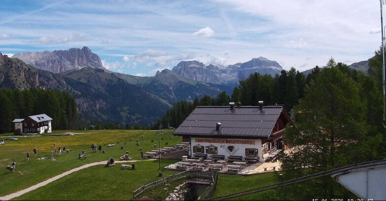 Webcam Vigo di Fassa-Pera-Ciampedie - Vigo - verso Sassolungo e Pordoi
