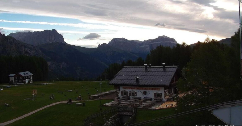 Webcam Vigo di Fassa-Pera-Ciampedie - Vigo - verso Sassolungo e Pordoi