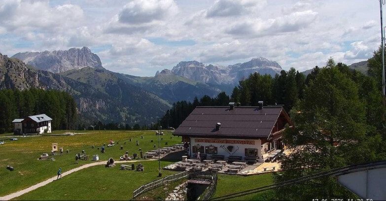 Webcam Vigo di Fassa-Pera-Ciampedìe - Vigo - Sassolungo und Pordoi