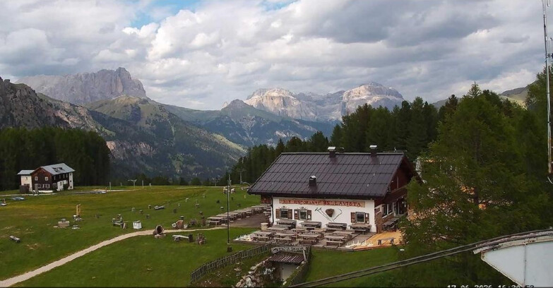 Webcam Vigo di Fassa-Pera-Ciampedìe - Vigo - Sassolungo und Pordoi