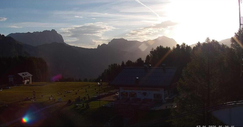 Webcam Vigo di Fassa-Pera-Ciampedìe - Vigo - Sassolungo und Pordoi