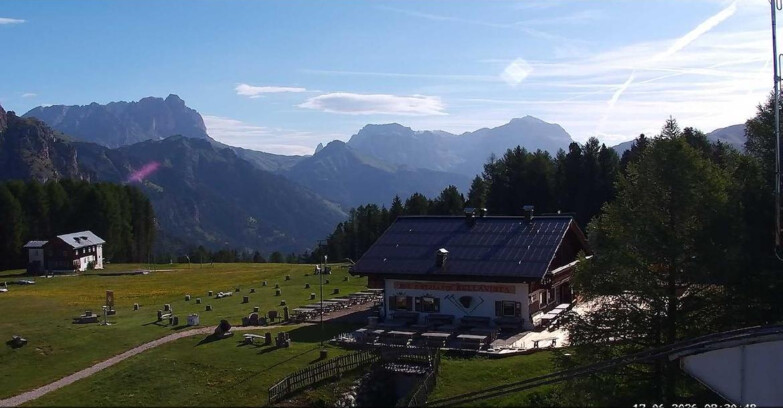 Webcam Vigo di Fassa-Pera-Ciampedìe - Vigo - Sassolungo und Pordoi