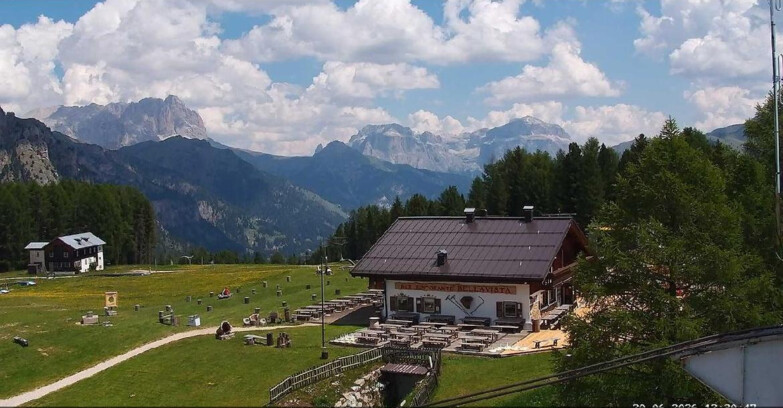 Webcam Vigo di Fassa-Pera-Ciampedie - Vigo - verso Sassolungo e Pordoi