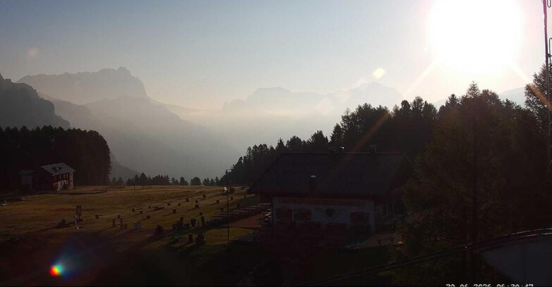 Webcam Vigo di Fassa-Pera-Ciampedie - Vigo - verso Sassolungo e Pordoi