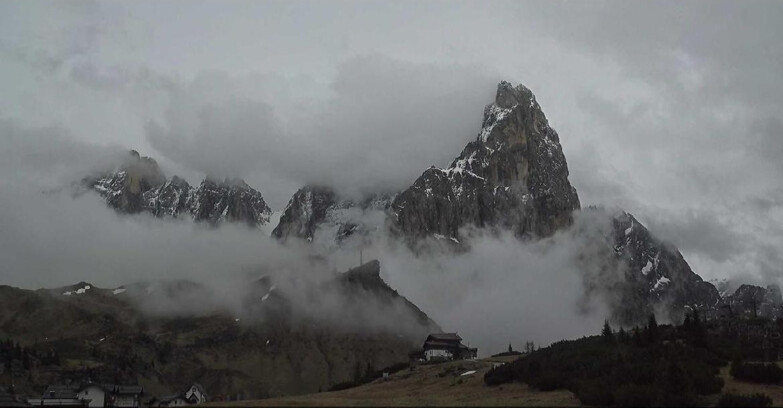Webcam Сан-Мартино-ди-Кастроцца - Пассо-Ролле - Passo Rolle - Il Cimone