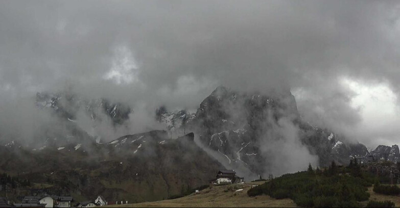 Webcam Сан-Мартино-ди-Кастроцца - Пассо-Ролле - Passo Rolle - Il Cimone