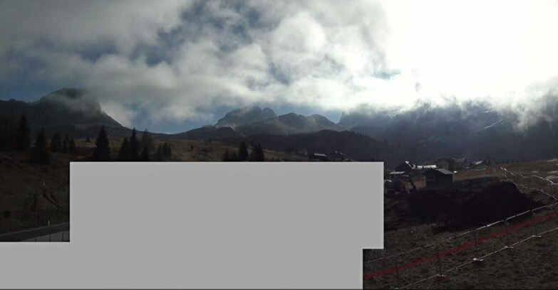 Webcam San Martino di Castrozza - Passo Rolle - Passo Rolle - Castellazzo