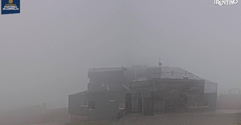 Webcam Madonna di Campiglio (Skiarea Campiglio Dolomiti di Brenta - Val di Sole Val Rendena) - Chalet Spinale