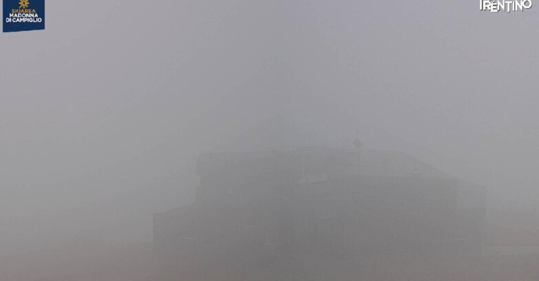 Webcam Madonna di Campiglio (Skiarea Campiglio Dolomiti di Brenta - Val di Sole Val Rendena) - Chalet Spinale