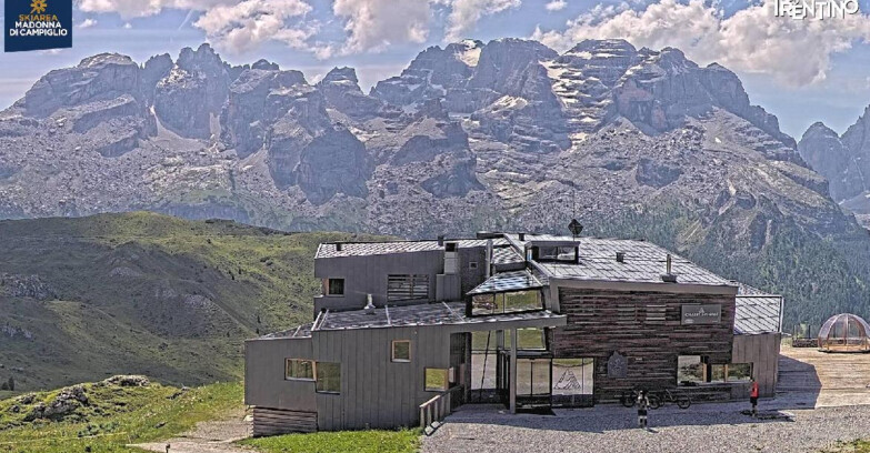 Webcam Madonna di Campiglio (Skiarea Campiglio Dolomiti di Brenta - Val di Sole Val Rendena) - Chalet Spinale
