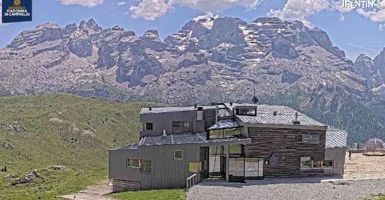 Webcam Madonna di Campiglio (Skiarea Campiglio Dolomiti di Brenta - Val di Sole Val Rendena) - Chalet Spinale
