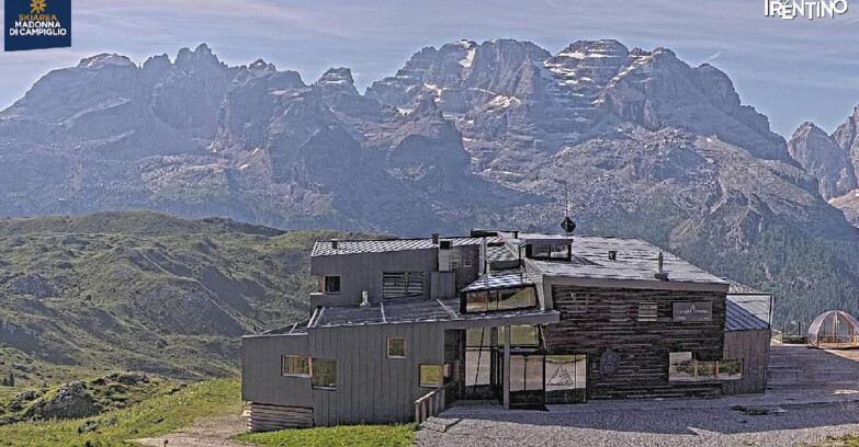 Webcam Madonna di Campiglio (Skiarea Campiglio Dolomiti di Brenta - Val di Sole Val Rendena) - Chalet Spinale