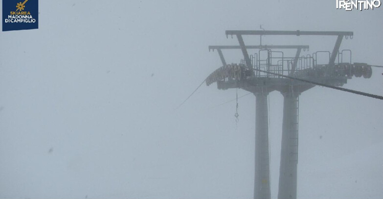Webcam Madonna di Campiglio (Skiarea Campiglio Dolomiti di Brenta - Val di Sole Val Rendena) - From Grostè 