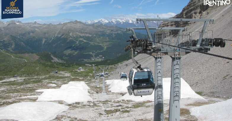 Webcam Madonna di Campiglio (Skiarea Campiglio Dolomiti di Brenta - Val di Sole Val Rendena) - From Grostè 