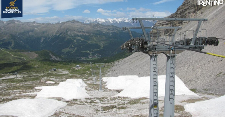Webcam Madonna di Campiglio (Skiarea Campiglio Dolomiti di Brenta - Val di Sole Val Rendena) - From Grostè 