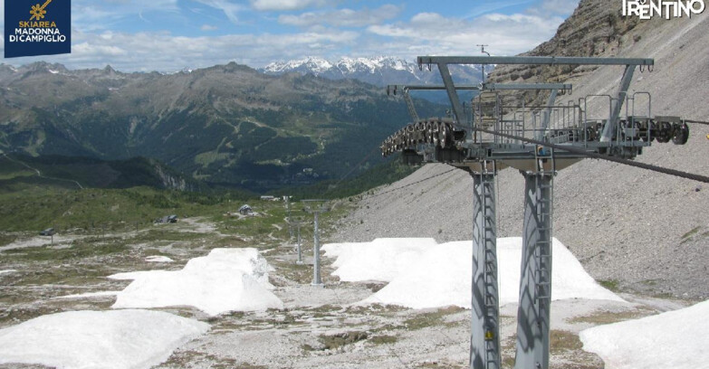 Webcam Madonna di Campiglio (Skiarea Campiglio Dolomiti di Brenta - Val di Sole Val Rendena) - From Grostè 