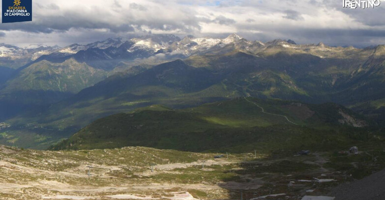 Webcam Madonna di Campiglio (Skiarea Campiglio Dolomiti di Brenta - Val di Sole Val Rendena) - Grostè Area