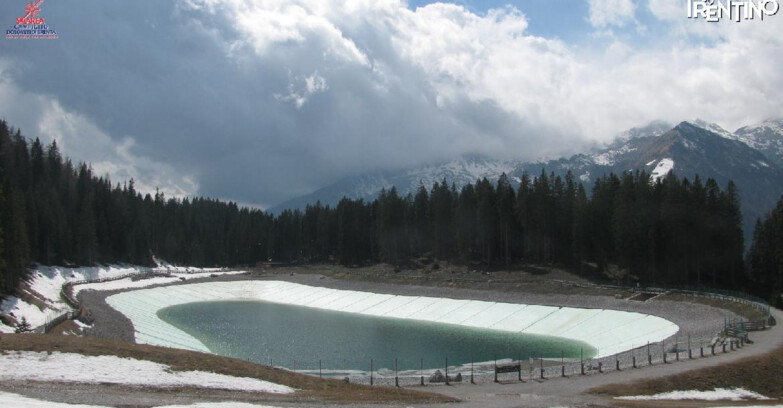 Webcam Madonna di Campiglio (Skiarea Campiglio Dolomiti di Brenta - Val di Sole Val Rendena) - Lago Montagnoli