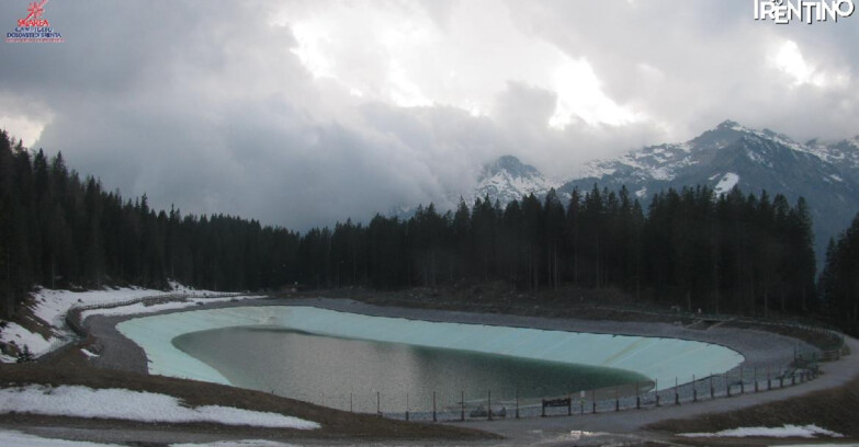Webcam Madonna di Campiglio (Skiarea Campiglio Dolomiti di Brenta - Val di Sole Val Rendena) - Lago Montagnoli