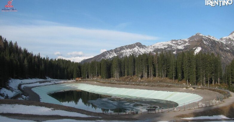 Webcam Madonna di Campiglio (Skiarea Campiglio Dolomiti di Brenta - Val di Sole Val Rendena) - Lago Montagnoli