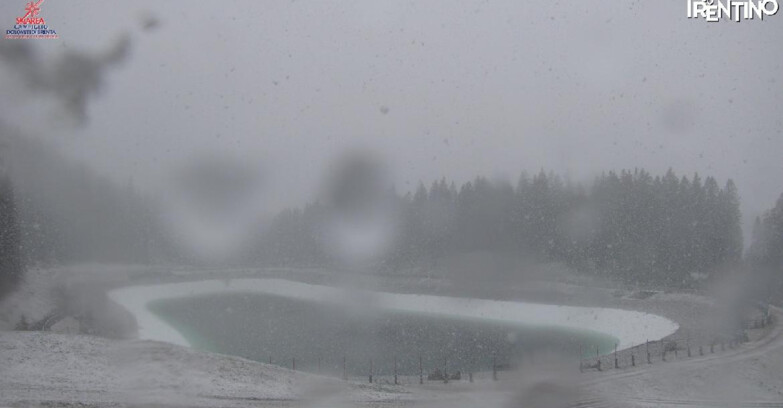 Webcam Madonna di Campiglio (Skiarea Campiglio Dolomiti di Brenta - Val di Sole Val Rendena) - Lago Montagnoli
